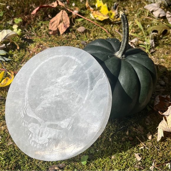 One (1) large gemstone Grateful Dead etched puck - Picture 3 of 5